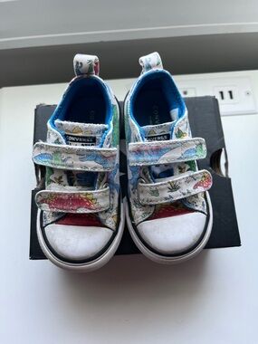 Converse Kids White Canvas Velcro Sneakers with Multicolor Dinosaur Print